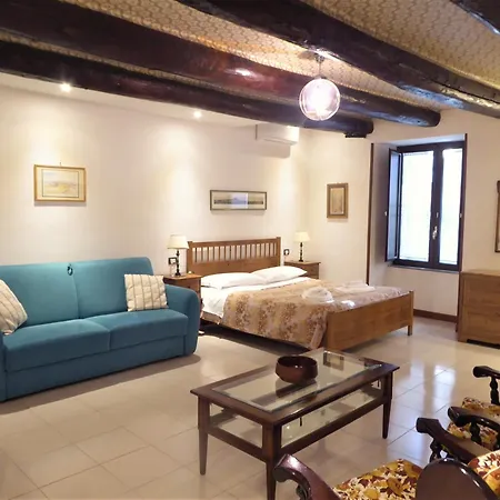 Casa Virgilio In Centro בית הארחה 3*