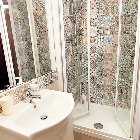 בית הארחה Casa Virgilio In Centro 3*