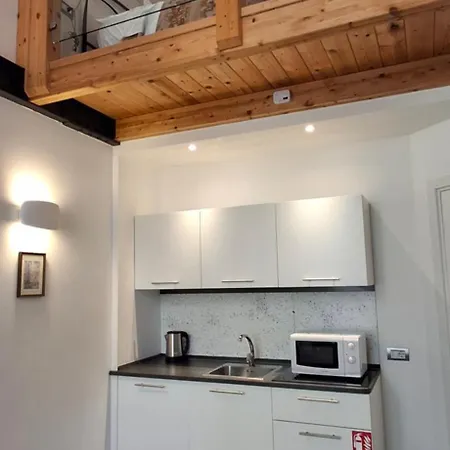 Πανσιόν Casa Virgilio In Centro 3*